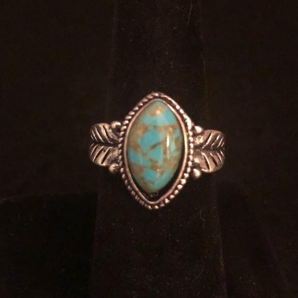 Jewelry - 🆕 Silver Plated Turquoise Colored Leaf Ring